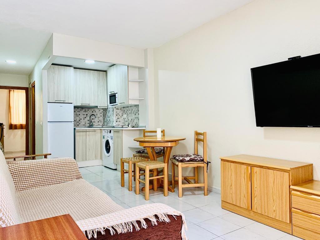 By The Sea With A Pool Apartment Torrevieja